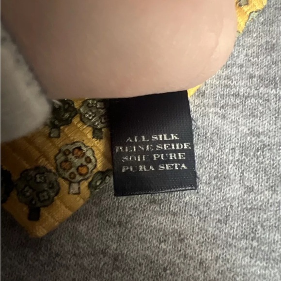 Burberry Tie - Picture 2 of 3